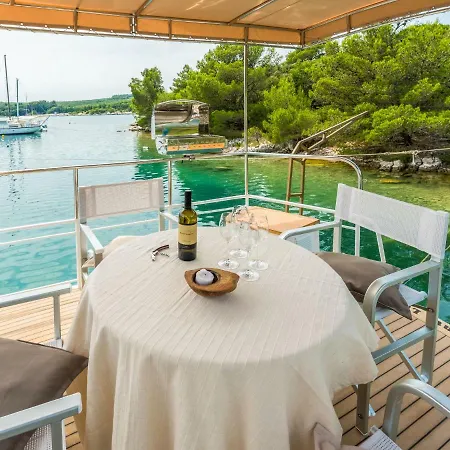 Santa Lucia By Interhome * Koromačno